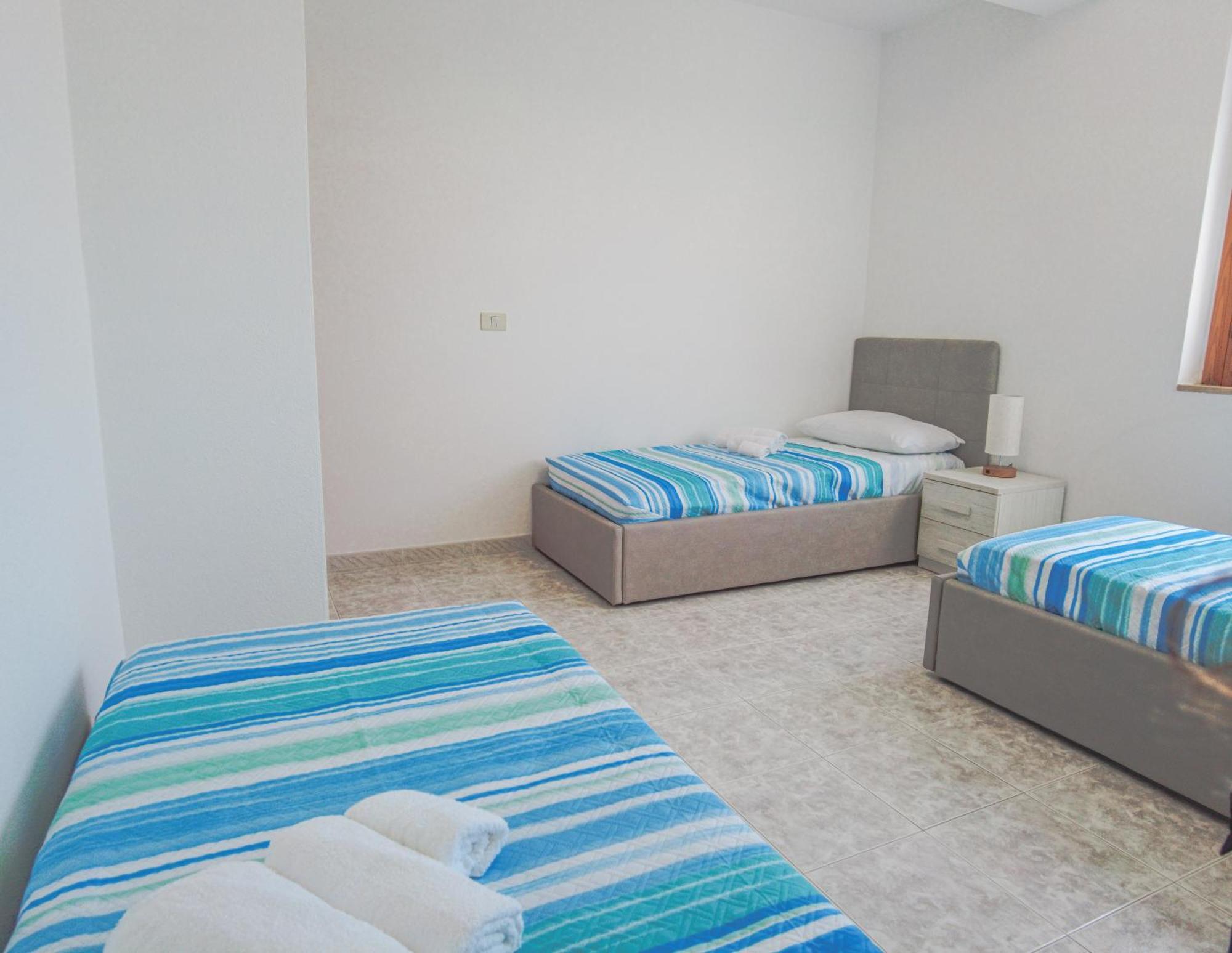 Budget Beds Алгеро Екстериор снимка