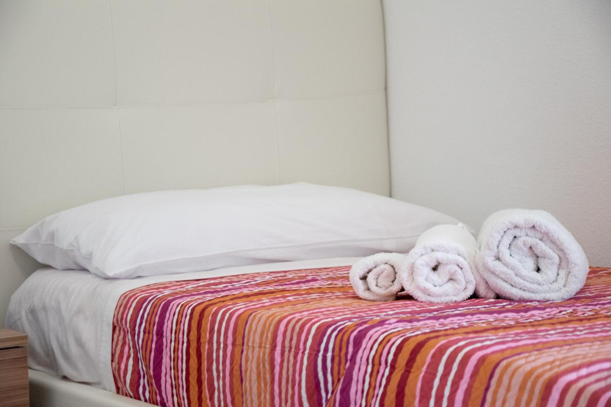 Budget Beds Алгеро Екстериор снимка