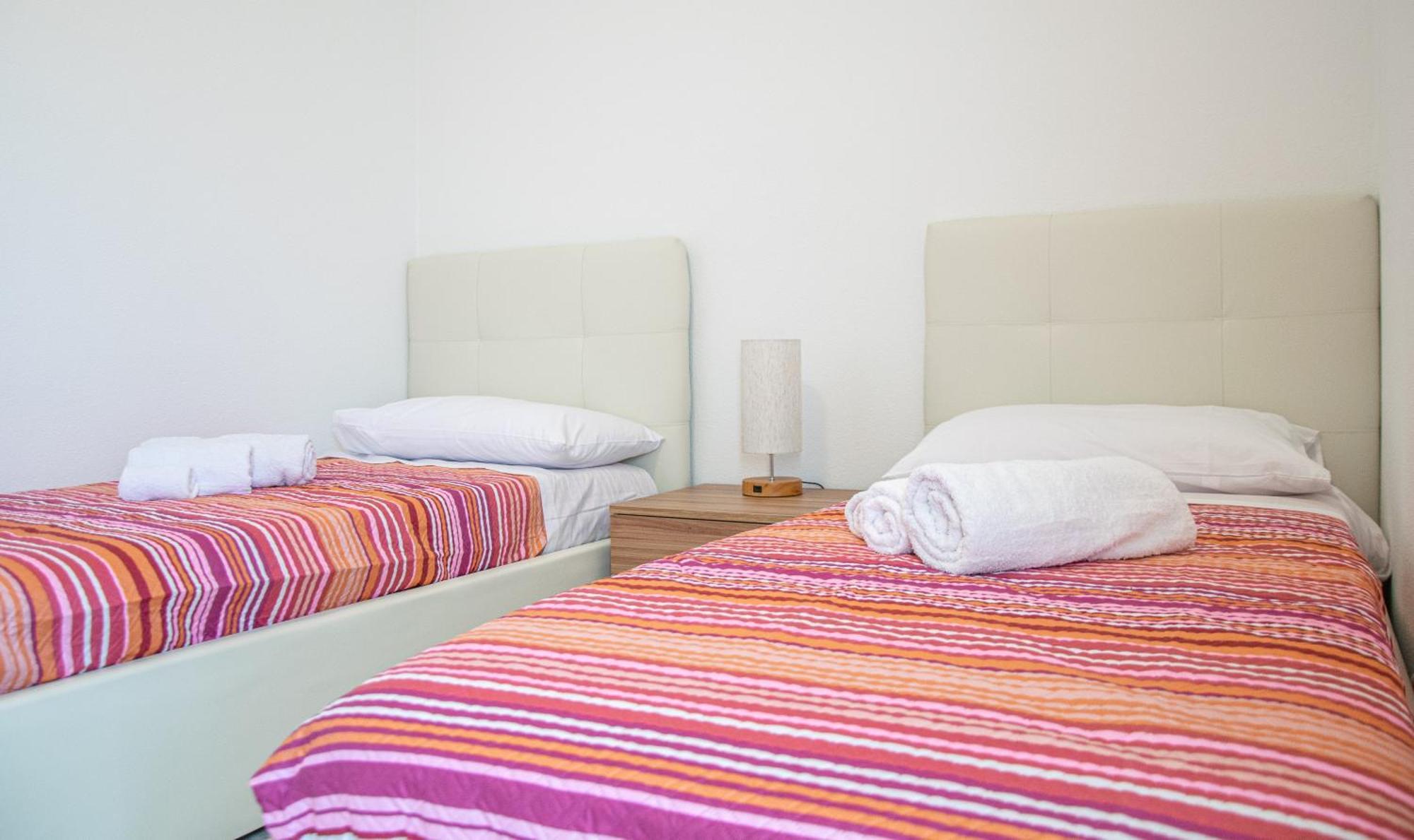 Budget Beds Алгеро Екстериор снимка